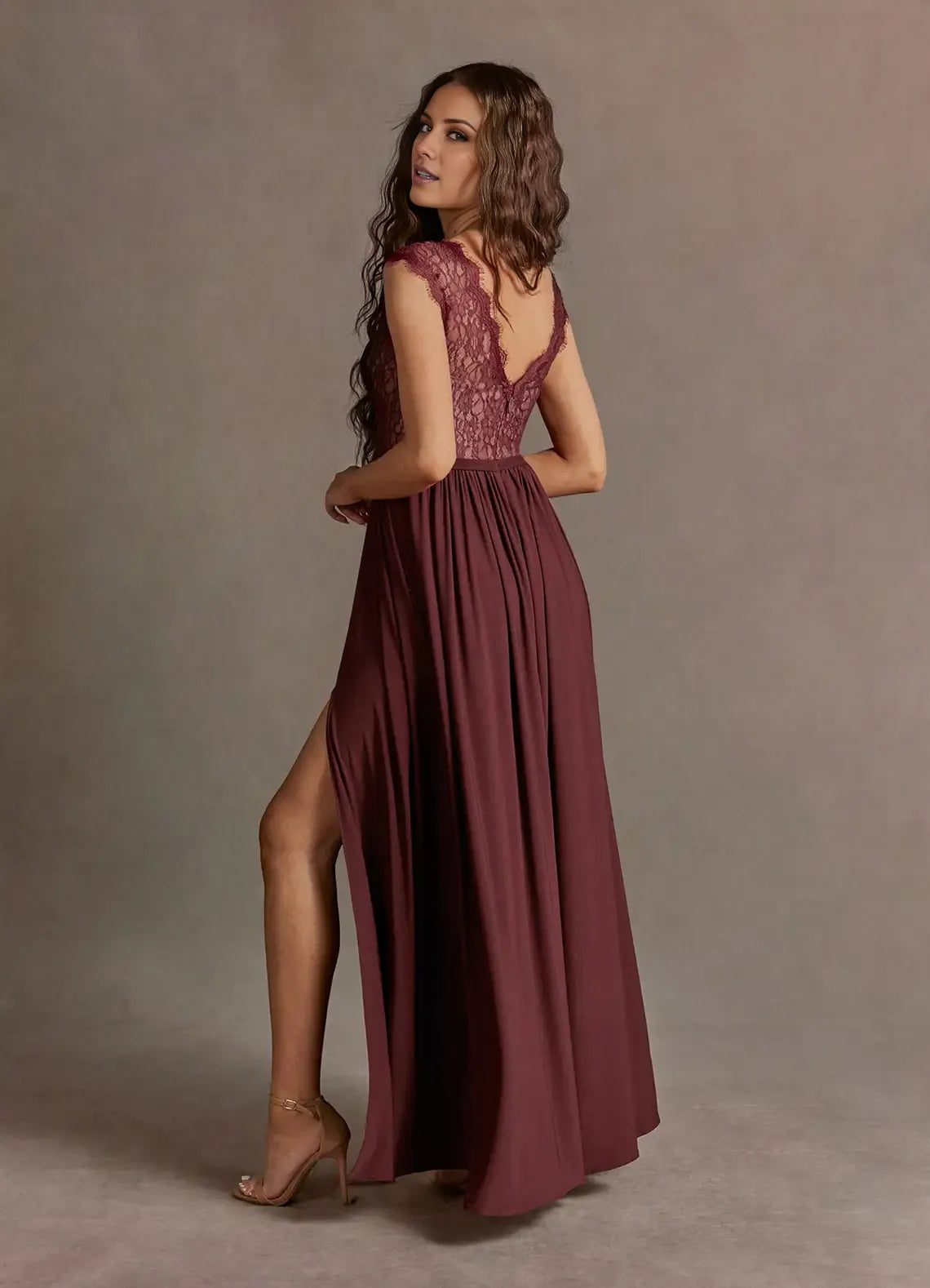 Robe Weitese élégante noire à col bateau et appliques en dentelle, robe longue sans manches avec fente et dos en V